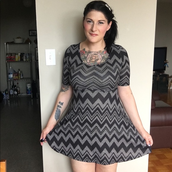 Zig zagged retro style dress by Xhilaration. - Picture 2 of 7